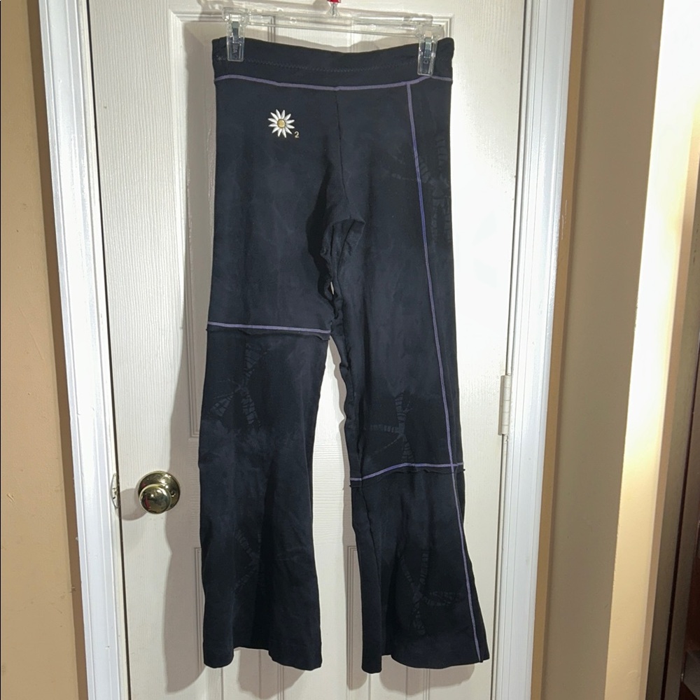 Margarita Supplex Black Flared Yoga Activewear Pants with Daisy Embroidery